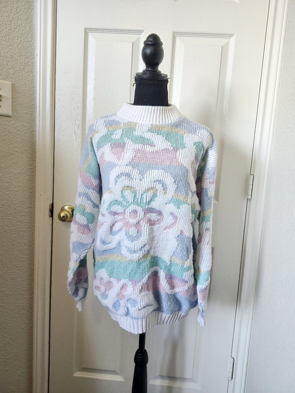 90s Spunky Pastel Floral Crewneck Sweater - Women
